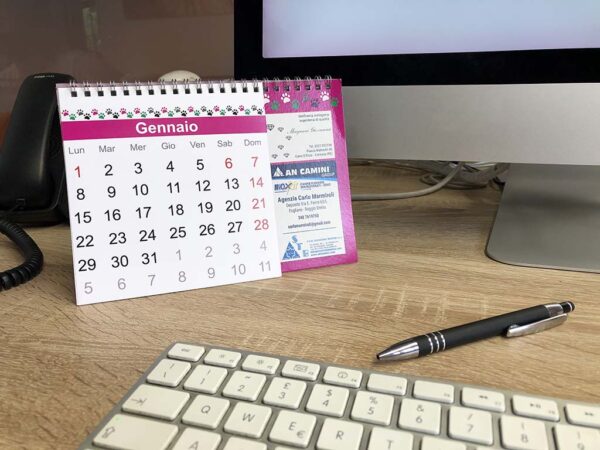 Calendario personalizzato A5 da scrivania | Sistampa.it Calendario personalizzato A5 da scrivania | Sistampa.it